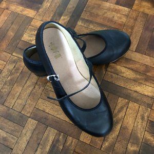 Bloch tap shoes size 8 - these are tan not black